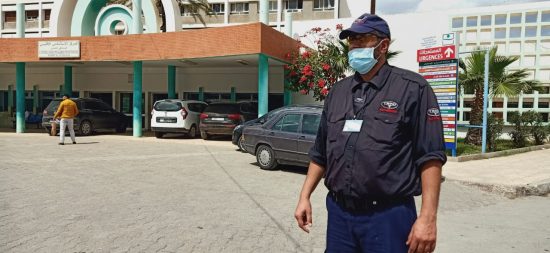 أعوان الحراسة بالمستشفى الحسني بالناظور يتعرضون للاعتداء.. والأمن يتدخل