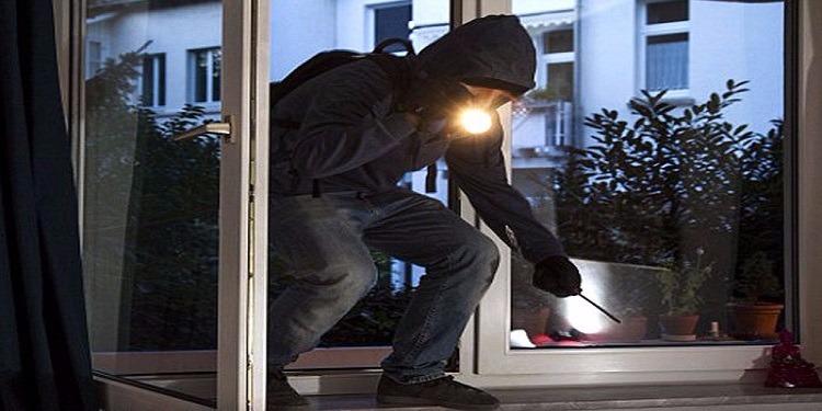 ظاهرة سرقة منازل الجالية بإقليم الناظور تصل إلى البرلمان