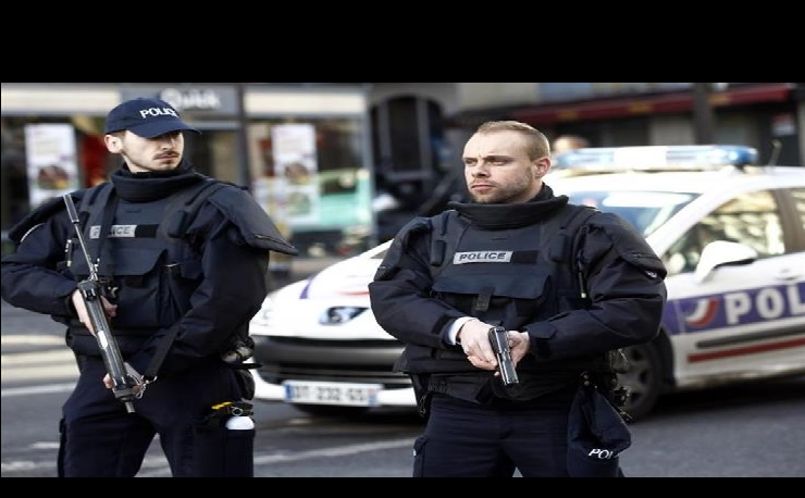 البوليس يقتل جانحا مسلحا بسكين