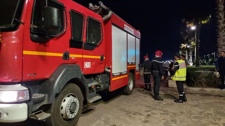 مباشر.. سائق "مجنون" يسقط بسيارته في بحيرة مارتشيكا 