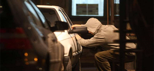 سرقة سيارة أستاذ جامعي بالقرب من كلية سلوان.. ومطالب بتدخل الدرك الملكي