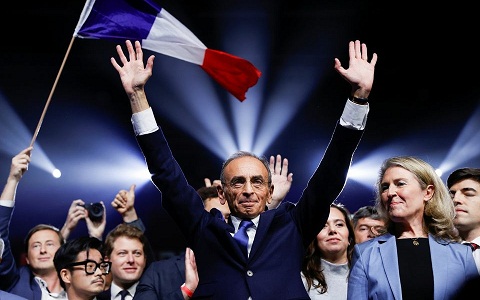 مرشح رئاسي في فرنسا يتعهد بطرد المهاجرين وإنشاء وزارة مختصة في التهجير العكسي