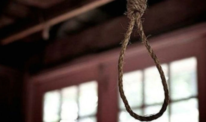 بعد أن تناولت السحور مع أبنائها.. مسنة تشنق نفسها بحبل