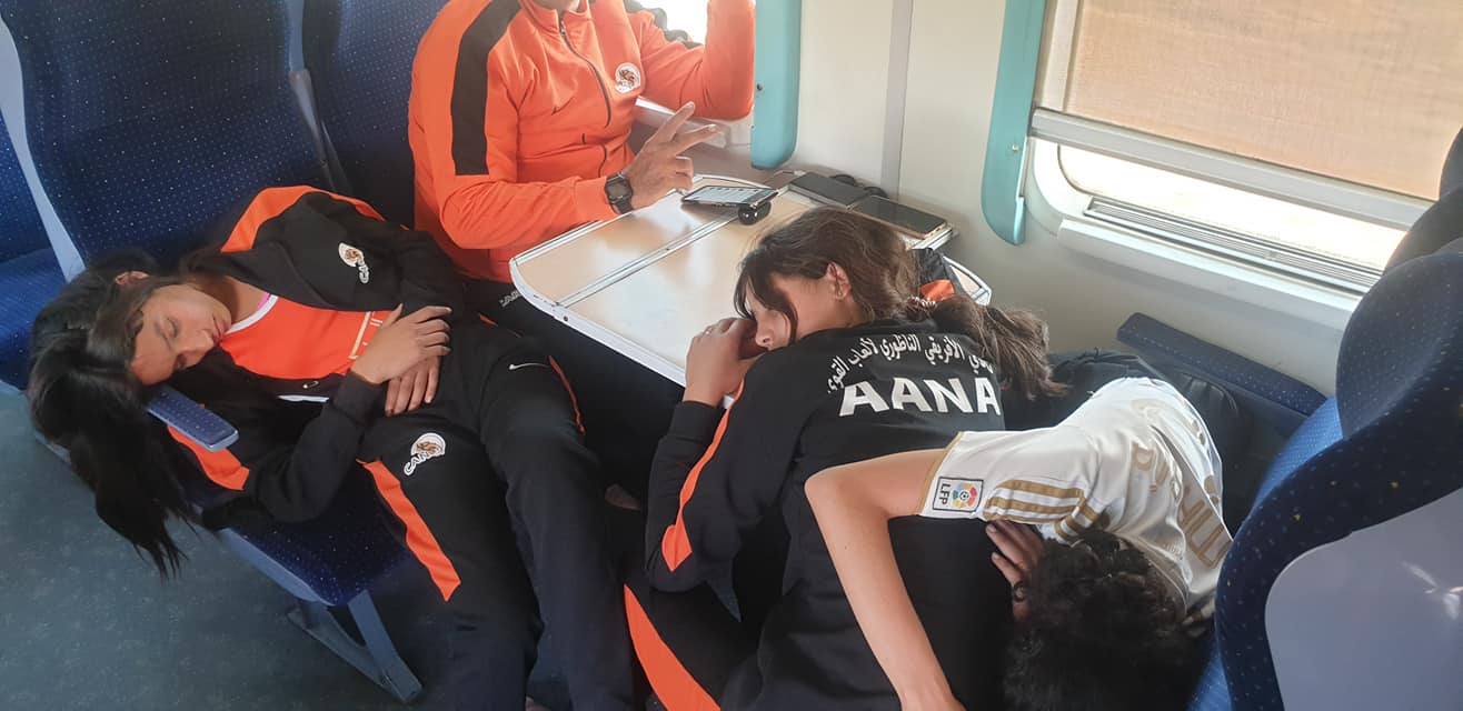 فعاليات رياضية بالناظور تطلق نداء لدعم النادي الإفريقي لتوفير وسيلة نقل