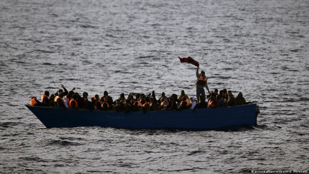 هيئة الإنقاذ البحري الإسبانية تنقذ 16 مهاجرا مغربيا من بينهم امرأة