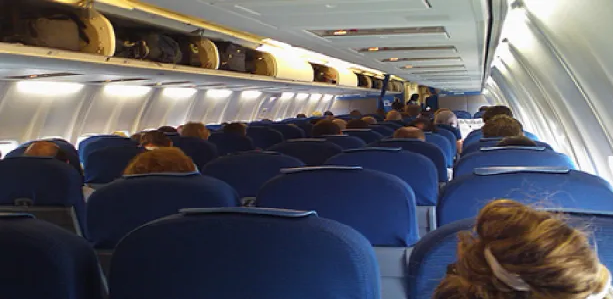 فضيحة.. مضيفة تابعة للعربية للطيران تهاجم الناظوريين وتعتدي على سيدة ورضيعها