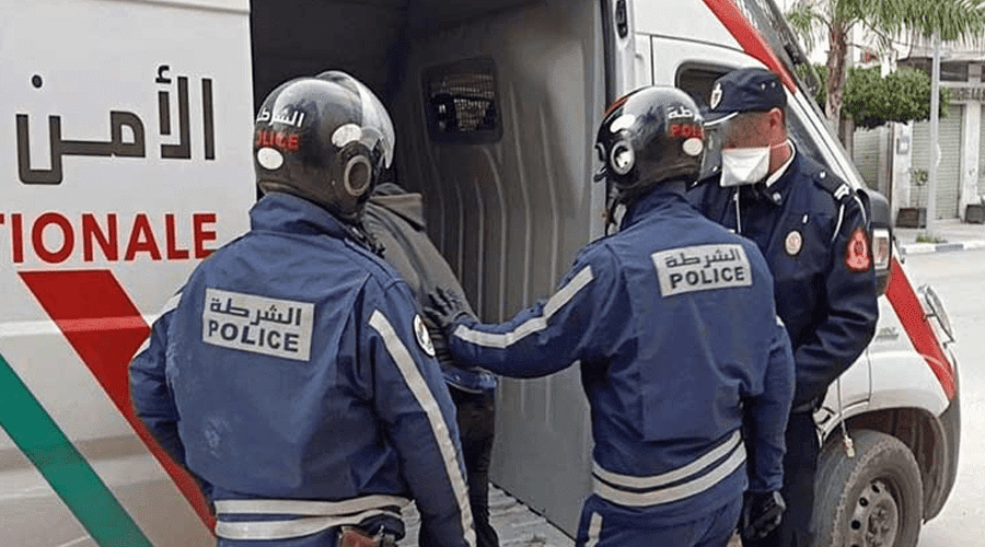 الابتزاز يجر 15 شخصا للتوقيف