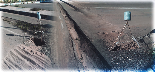 صور.. شركات بأركمان تخرب الطرق والشوارع والنموذج من الشاطئ