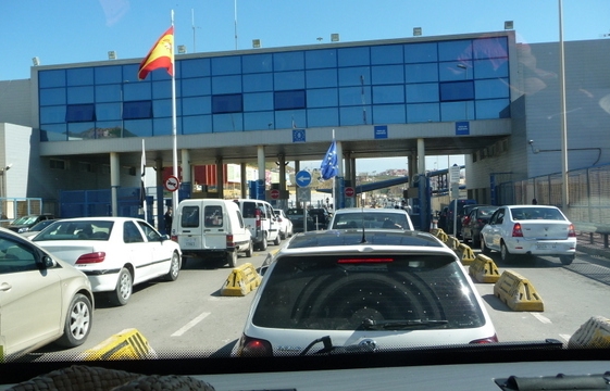 إسبانيا تفرض مصاريف جديدة على الجالية بالمعابر الحدودية