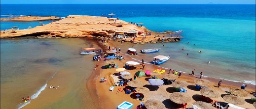 أمام غياب الحراسة.. فتاة كادت تفقد حياتها غرقا في شاطىء سيدي البشير لولا تدخل المواطنين