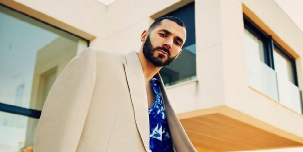 كريم بنزيما في ضيافة ضباط شرطة دبي