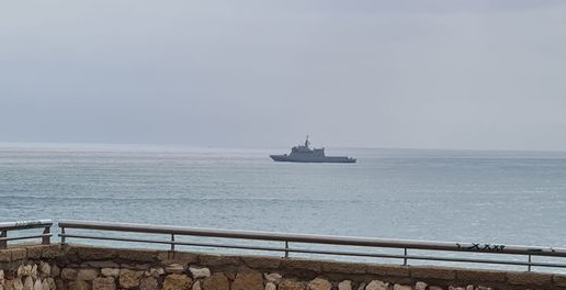 إسبانيا تكشف عن هوية سفينة عسكرية توجد قرب مليلية