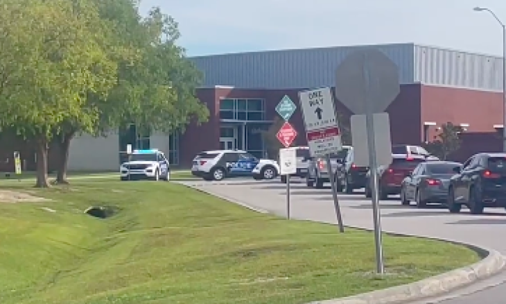 أمريكا تعلن عن مقتل شخص وإصابة آخرين في حادث طعن بمدرسة أمريكا تعلن عن مقتل شخص وإصابة آخرين في حادث طعن بمدرسة