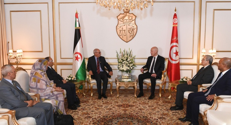 مغاربيون يستنكرون استقبال الرئيس التونسي لزعيم ميليشيات البوليساريو