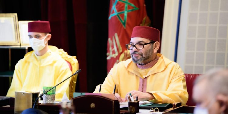 الملك محمد السادس يعزي أسرة الراحل نور الدين بكر الملك محمد السادس يعزي أسرة الراحل نور الدين بكر
