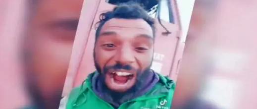 ضريبة الشهرة السريعة.. صاحب "أجمل ابتسامة" في تيكتوك أمام القضاء ضريبة الشهرة السريعة.. صاحب "أجمل ابتسامة" في تيكتوك أمام القضاء