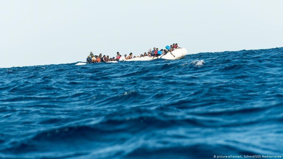 العثور على أربعة جثث لمغاربة على متن قارب قبالة جزر الكناري