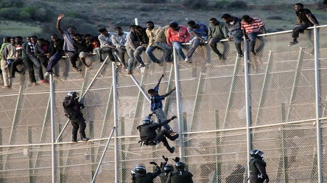 السلطات المغربية تحذر نظيرتها في مليلية من اقتحام محتمل للحدود خلال الأيام القادمة