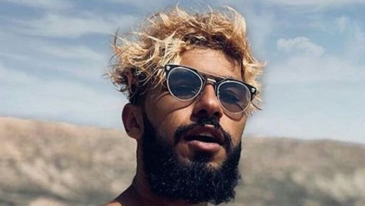 السلطات تمنع "الرابور طوطو" من السفر بأمر من القضاء