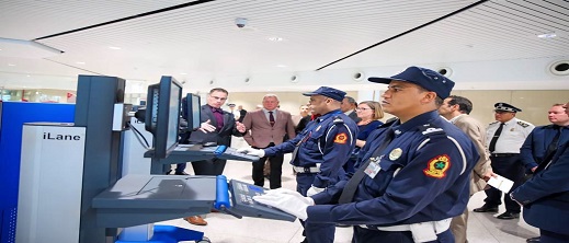 هجرة سرية بجوازات سفر مزورة.. توقيف 21 شخصا بالمطار