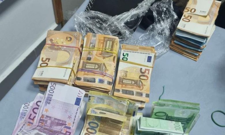 إيقاف مهاجر مغربي حاول تهريب العملة الصعبة