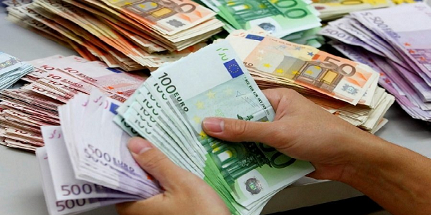 تحويلات مغاربة العالم تلامس المئة مليار درهم عند متم دجنبر