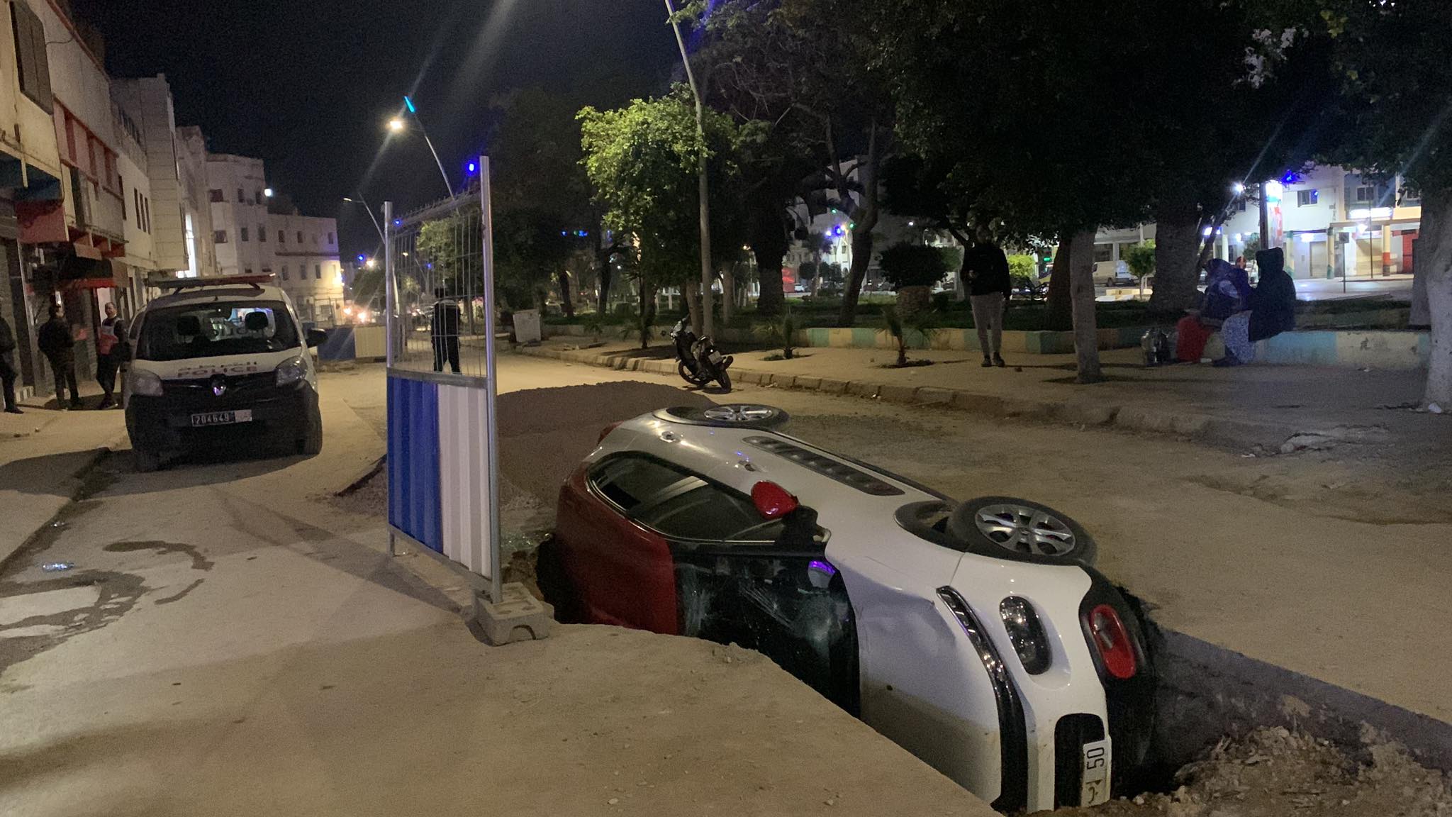 صور.. حادثة سير غريبة بالناظور تتسبب في خسائر مادية