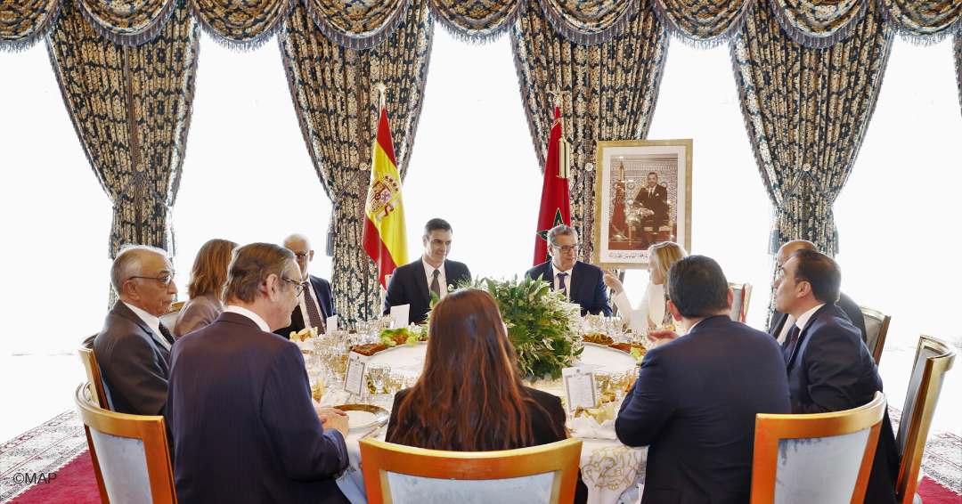 الملك يقيم مأدبة غداء على شرف رئيس الحكومة الإسبانية والوفد المرافق له