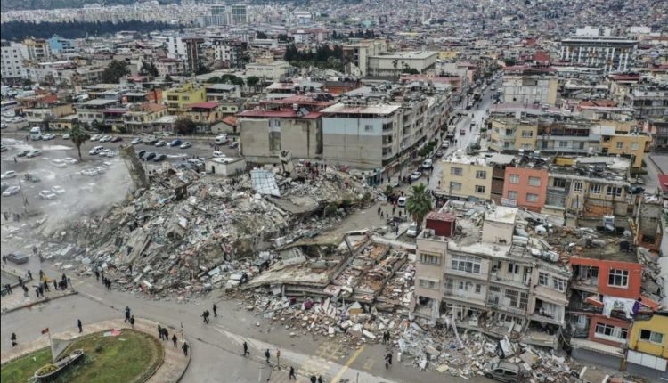 زلزال تركيا.. ارتفاع حصيلة الضحايا إلى أكثر من 3000 قتيلا