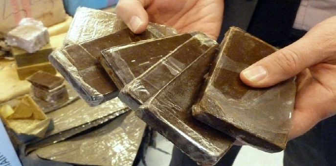 القبض على شخصين كانا يعدان كميات من الكيف والشيرا لتوزيعها بالناظور