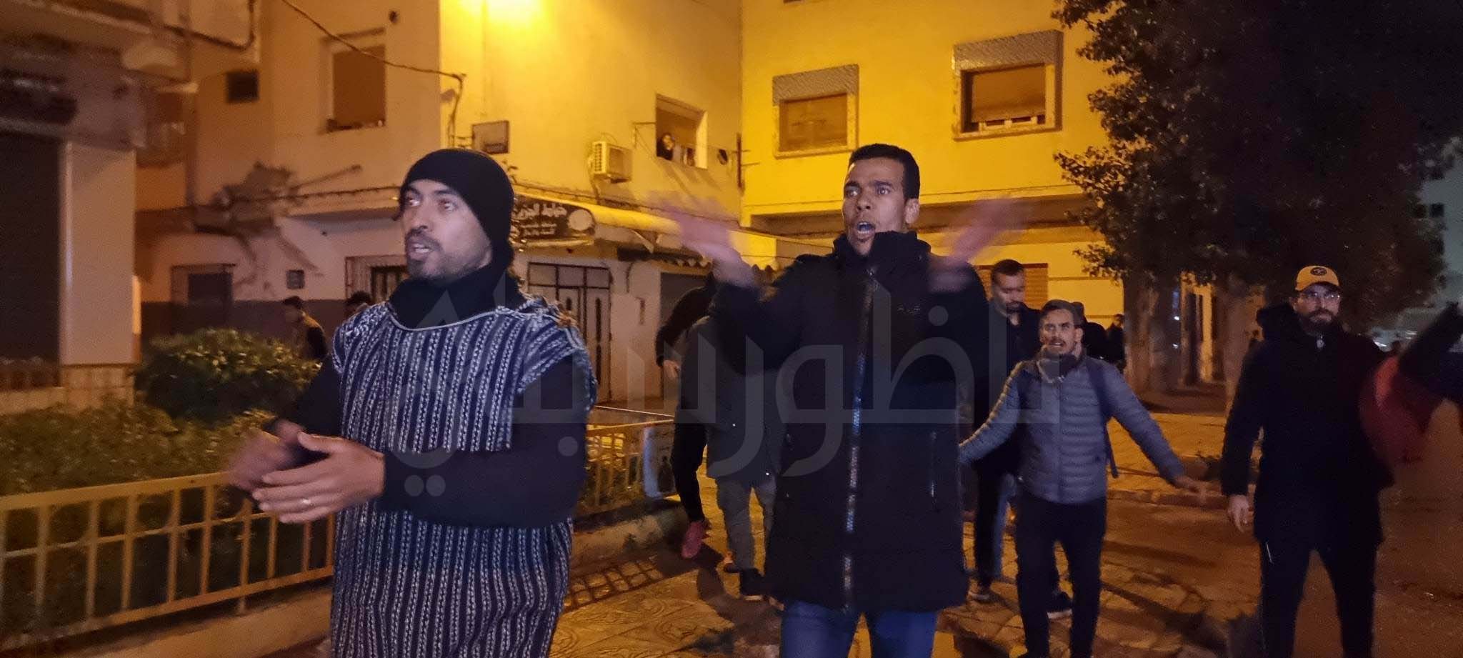 شاهدوا.. السلطات تستعمل القوة لفض اعتصام الأساتذة "المتعاقدين" أمام مديرية التعليم بالناظور