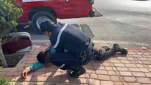 "حراك" يتعرض لإصابة بليغة إثر سقوطه من شاحنة متجهة لميناء بني أنصار 