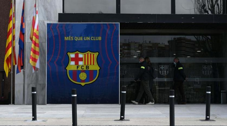 القضاء في إسبانيا يتهم نادي برشلونة بالفساد وإرشاء الحكام