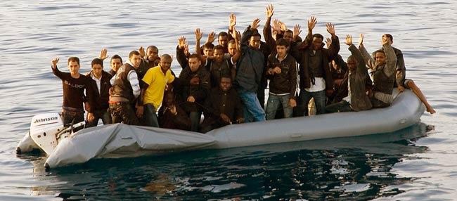 نقل 50 مهاجرا سريا أبحروا من سواحل الريف إلى ميناء موتريل