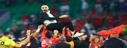 الركراكي يتوج بجائزة أفضل مدرب في العالم الركراكي يتوج بجائزة أفضل مدرب في العالم