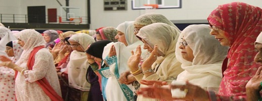 غريب.. مسير مسجد بأزغنغان يقتحم جناح النساء لتوبيخهن وتهديدهن بالمنع من الدخول لبيت الله