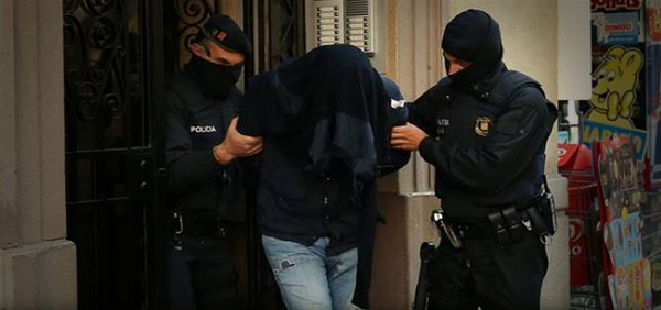 مدريد تسلم الرباط مطلوبا دوليا من القضاء المغربي مدريد تسلم الرباط مطلوبا دوليا من القضاء المغربي