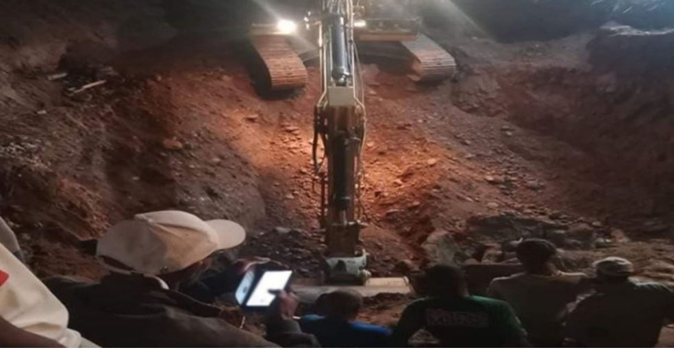 في سيناريو مشابه لمأساة ريان.. إنتشال جثة أربعين تحت أنقاض بئر في سيناريو مشابه لمأساة ريان.. إنتشال جثة أربعين تحت أنقاض بئر