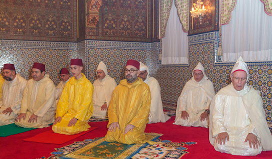 ملك البلاد يترأس حفل إحياء ليلة القدر بهذا المسجد ملك البلاد يترأس حفل إحياء ليلة القدر بهذا المسجد