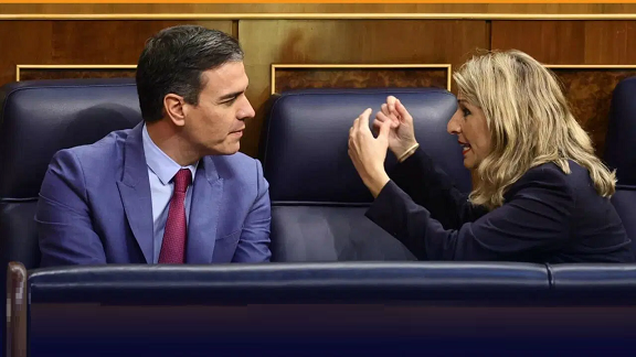 وصفت المغرب بالديكتاتورية.. قـرار دولي يرغم نائِبة رئيس الحـكومة الإسبانية على تغيير موقفها من المملكة وصفت المغرب بالديكتاتورية.. قـرار دولي يرغم نائِبة رئيس الحـكومة الإسبانية على تغيير موقفها من المملكة