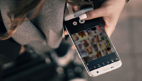 سرقة هاتف سفير مغربي سابق تكشف تورطه في الإتجار في البشر والإستغلال الجنسي سرقة هاتف سفير مغربي سابق تكشف تورطه في الإتجار في البشر والإستغلال الجنسي