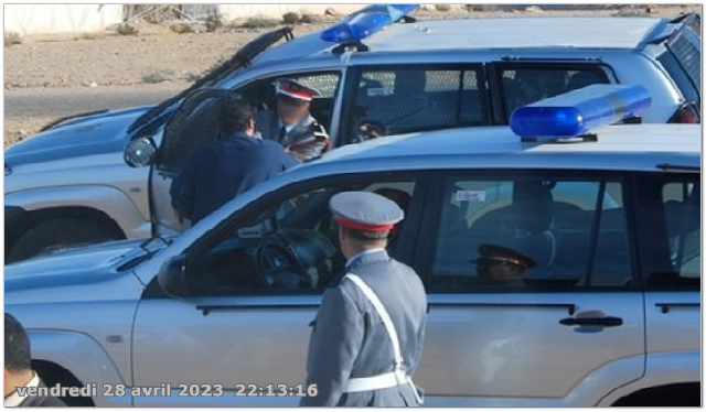 الدرك يوقف شخصا يحمل أداة رادة وعلما أسودا ويدعو الناس بالرجوع إلى الله الدرك يوقف شخصا يحمل أداة رادة وعلما أسودا ويدعو الناس بالرجوع إلى الله