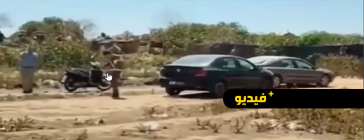 شاهدوا.. رجل يطلق هجوما للنحل ضد السلطات والدرك لمنع هدم منزله شاهدوا.. رجل يطلق هجوما للنحل ضد السلطات والدرك لمنع هدم منزله