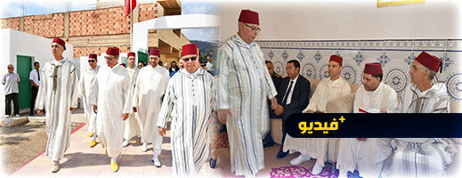 لجنة ملكية تحل بأزغنغان حاملة هبة لضريح الشريف محمد أمزيان لجنة ملكية تحل بأزغنغان حاملة هبة لضريح الشريف محمد أمزيان