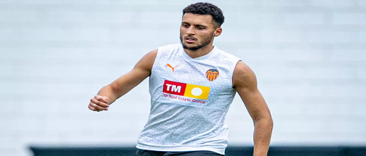 مدرب فالنسيا يثني على أداء اللاعب الناظوري سليم أملاح