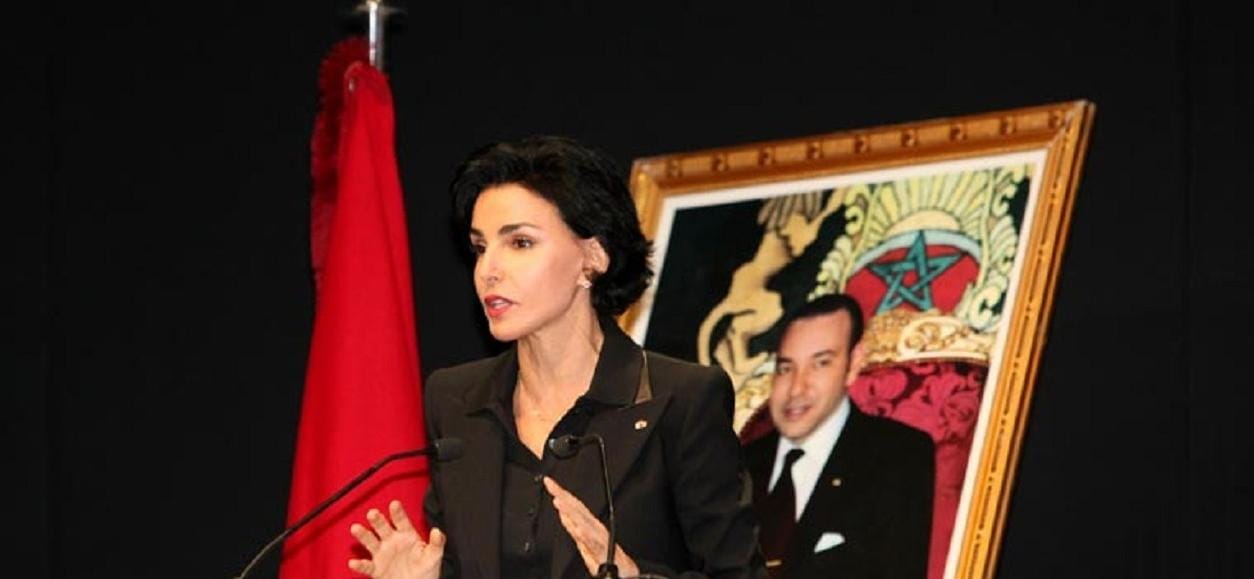 تعيين مغربية وزيرة للثقافة في الحكومة الفرنسية الجديدة