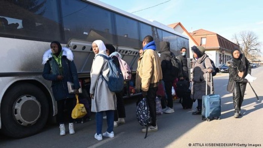 هولندا تهدد الطلبة المغاربة الهاربين من أوكرانيا بالطرد 