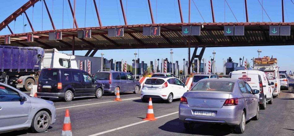 وزارة التجهيز تنبه السائقين بسبب الاضطرابات الجوية بالمملكة