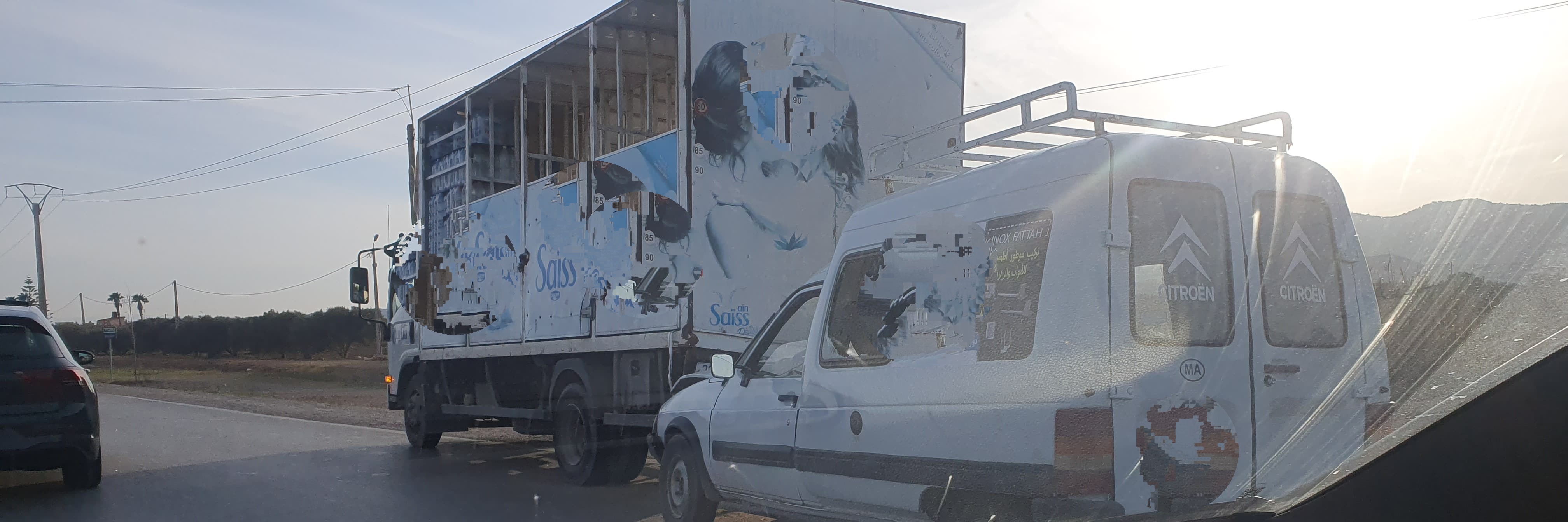 التوتر أثناء السياقة في ساعة الذروة بطرقات الناظور ينذر باستمرار الحوادث متفاوتة الخطورة