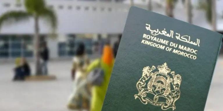 دون حاجة لموافقة الأب.. قرار حكومي يسمح للأم بإنجاز جوازات سفر أبنائها القاصرين